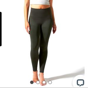 Blanqi Everyday Leggings like new